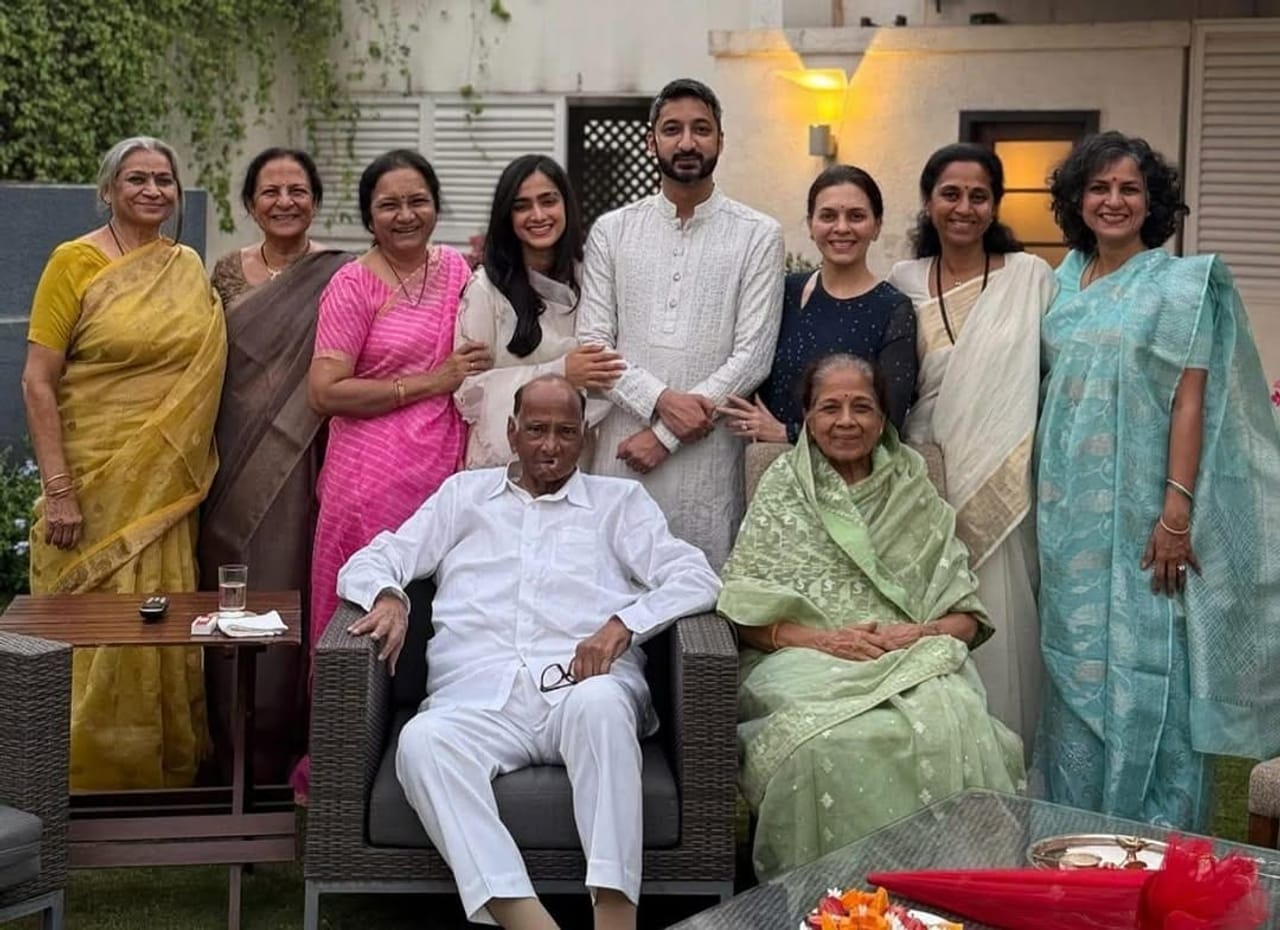 राष्ट्रवादी काँग्रेसचे अध्यक्ष व महाराष्ट्राचे उपमुख्यमंत्री अजित पवार आणि खासदार सुनेत्रा पवार यांचे चिरंजीव जय पवार हे लवकरच विवाहबंधनात अडकणार आहेत. जय पवार आणि ऋतुजा पाटील यांचा शाही विवाहसोहळा बहरीन येथे पार पडणार आहे.