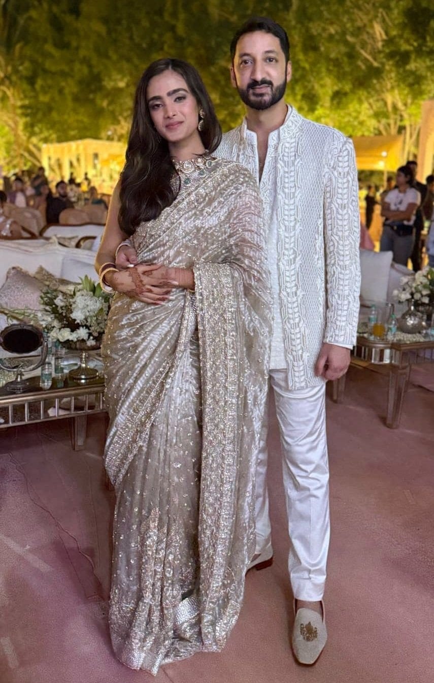 तर ६ डिसेंबर रोजी बीच ऑलिम्पिक्स आयोजित करण्यात येणार असून ७ डिसेंबरला स्वागत समारंभ पार पडणार आहे. या विवाह सोहळ्याच्या निमित्ताने संपूर्ण पवार कुटुंब पुन्हा एकदा एकत्र येणार आहे. त्यामुळे जय पवार आणि ऋतुजा पाटील यांच्या लग्नाची सर्वत्र चर्चा सुरु आहे.