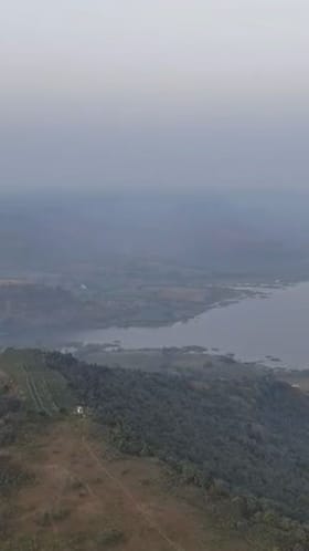 अजिंठा डोंगररांगेत थंडी वाढली, दाट धुक्याचा मनमोहक व्हिडीओ!