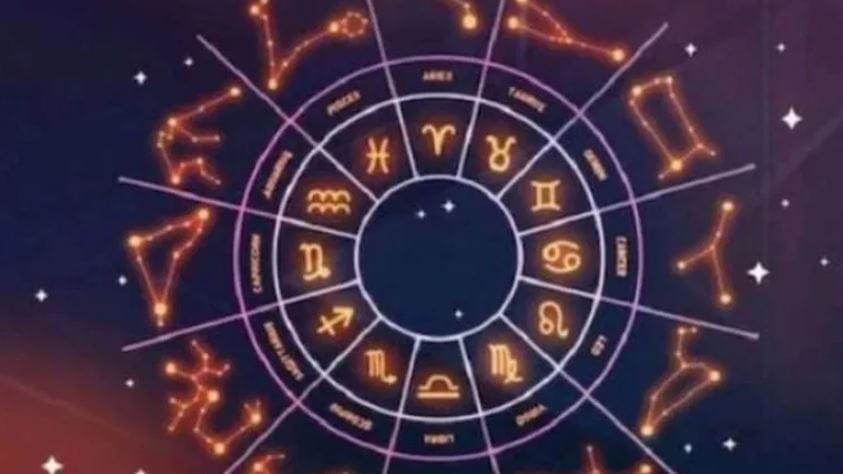 नव्या वर्षाचा पहिला महिना सिंह राशीच्या लोकांना लाभदायी ठरणार आहे. या महिन्यात सिंह राशीच्या लोकांच्या जीवनात मोठे बदल होणार आहेत. या राशीच्या लोकांची आर्थिक स्थिती बदलण्याची शक्यता आहे. तुम्हाला या महिन्यात उत्पन्नाचे नवे स्त्रोत निर्माण होण्याची शक्यता आहे. कामाच्या ठिकाणी तुम्हाला प्रमोशन मिळण्याची शक्यता आहे. 