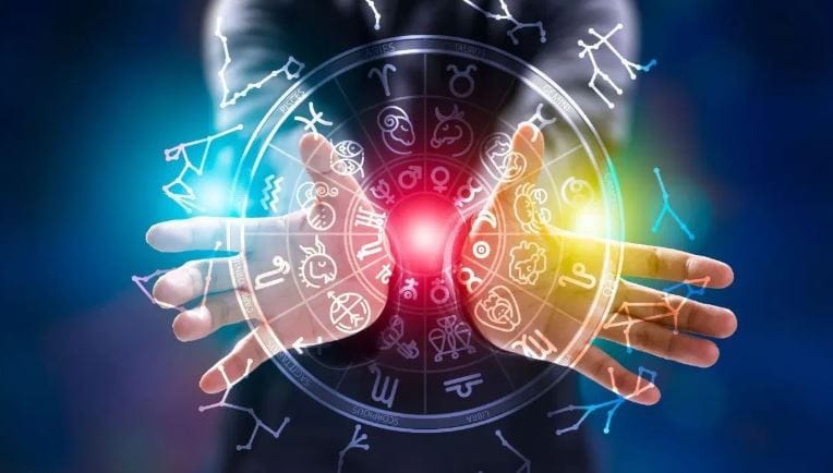 जानेवारी महिन्यात वश्चिक राशीच्या लोकांची आर्थिक स्थिती मजबूत होण्याची शक्यता आहे. उत्पनाचे स्त्रोत वाढतील. तुम्हाला पैशांची चणचण भासणार नाही. कुंभ राशीच्या लोकांचाही उत्पन्नाचा स्त्रोत वाढणार आहे. बऱ्याच काळापासून अडकलेले पैसे मिळण्याची शक्यता आहे. ठप्प पडलेल्या कामाला गती मिळेल. 