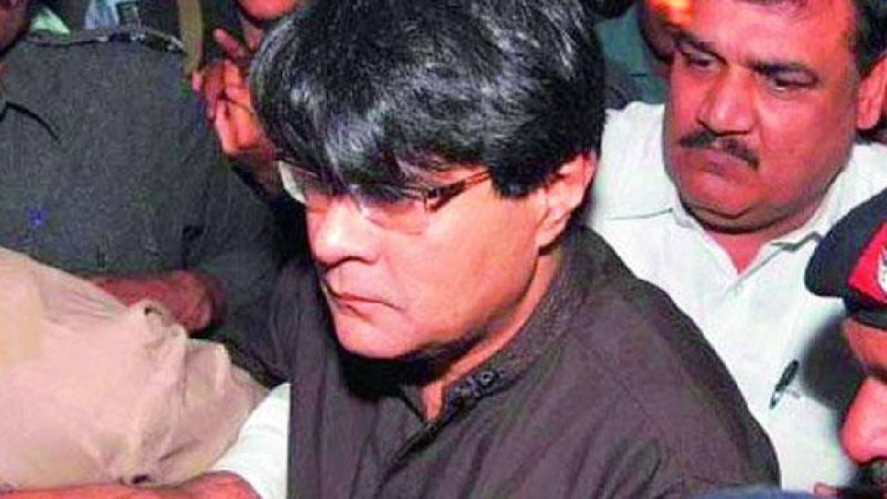 Dhurandhar : धुरंधर चित्रपट, खऱ्या जावेद खानानीचा पाकिस्तानात मृत्यू कसा झालेला? मृत्यूची वेळ प्रश्न का निर्माण करते? Dhurandhar : धुरंधर चित्रपट, खऱ्या जावेद खानानीचा पाकिस्तानात मृत्यू कसा झालेला? मृत्यूची वेळ प्रश्न का निर्माण करते?