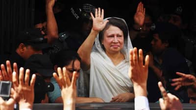 Khaleda Zia Passed Away : राष्ट्रपती नवऱ्याच्या निर्घृण हत्येने तिचं आयुष्य एका क्षणात बदलल, बांग्लादेशच्या आर्यन लेडीची गोष्ट