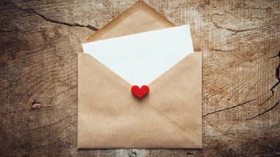 हे देवाधिदेवा, तिच्या आईवडिलांना... या मंदिराची दानपेटी लव्ह लेटरने भरली; चिठ्ठ्या वाचून डोकं आपटून घ्याल!