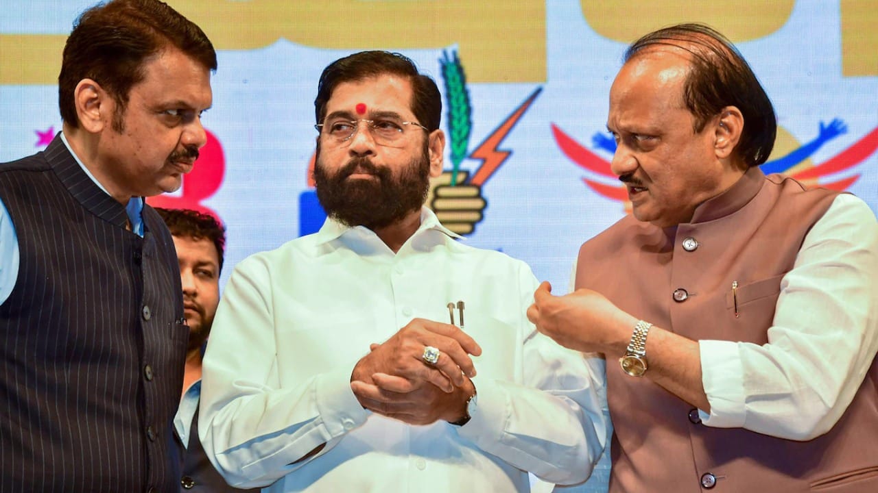 मुंबईत दोस्ती, पण पुण्यात कुस्ती; भाजप-शिवसेना शिंदे गट कुठे एकत्र लढणार, कुठे विरोधात? पाहा संपूर्ण यादी मुंबईत दोस्ती, पण पुण्यात कुस्ती; भाजप-शिवसेना शिंदे गट कुठे एकत्र लढणार, कुठे विरोधात? पाहा संपूर्ण यादी