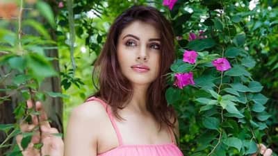 बॉलिवूड दिग्दर्शकाने माझ्यावर बळजबरी करत थेट... भारतीय क्रिकेटरच्या बहिणीचा हादरवणारा खुलासा, म्हणाली, त्याने मला..