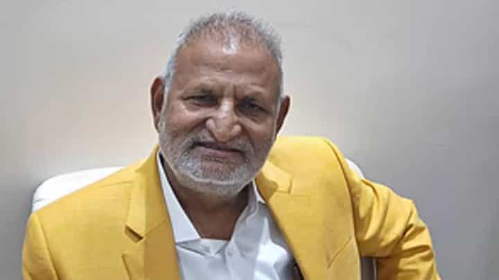 Manikrao Kokate : माणिकराव कोकाटे यांची अटक अटळ? कायदेशीर अडचणी वाढल्या, सुनावणी पुढे ढकलली अन्... Manikrao Kokate : माणिकराव कोकाटे यांची अटक अटळ? कायदेशीर अडचणी वाढल्या, सुनावणी पुढे ढकलली अन्...