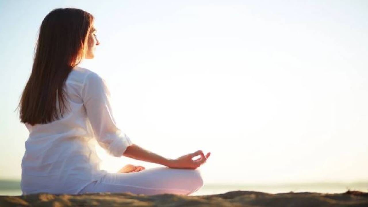 स्ट्रेस, तणाव कसा दूर करण्यासाठी ध्यानाला सुरुवात कशी करावी? जाणून घ्या योग्य पद्धत