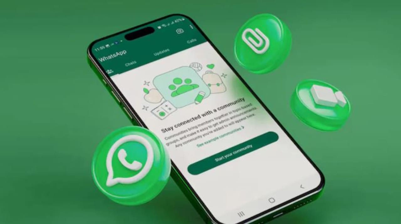  सध्याचं जग हे सोशल मीडियाचं आहे. आज तुम्हाला प्रत्येकजण फेसबुक, इन्स्टाग्रामवर रमलेला दिसतो. दहापैकी आठ जण तुम्हाला रिल्स पाहताना दिसतात. विशेष म्हणजे आजकालची जेन झी तर तुम्हाला सतत फोनमधील सोशल मीडियावर चॅटिंग करताना दिसते. जेन झीमधील मुलं तर चॅटिंग करताना शॉर्ट फॉर्म्सचा वापर करताना दिसतात.