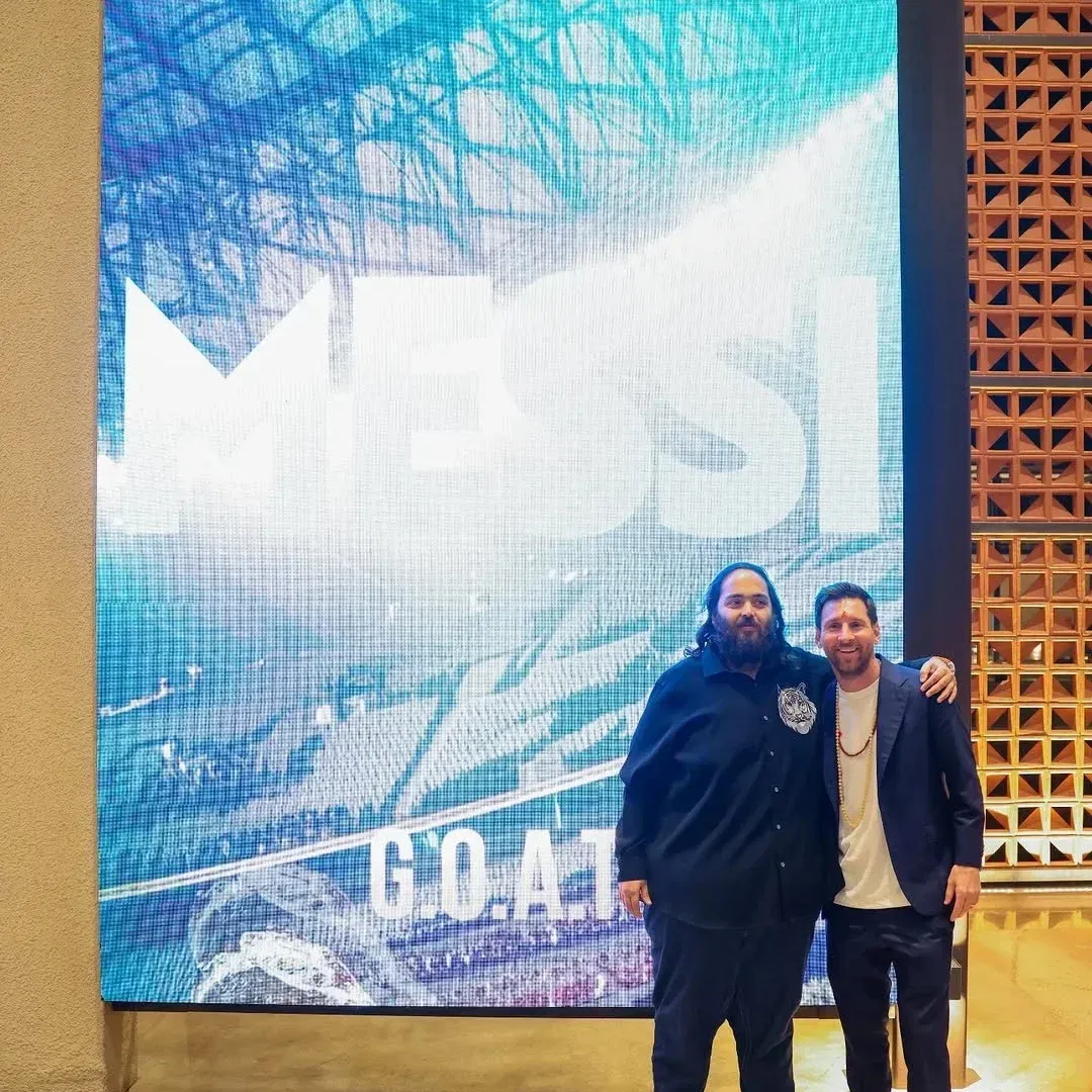 अनंत अंबानी यांच्या संकल्पनेतून साकारलेल्या या प्रकल्पातील आधुनिक सोयीसुविधा आणि प्राण्यांची काळजी घेण्याची पद्धत पाहून मेस्सी अक्षरशः भारावून गेला. त्याचे यावेळीचे काही फोटो समोर आले आहेत. 