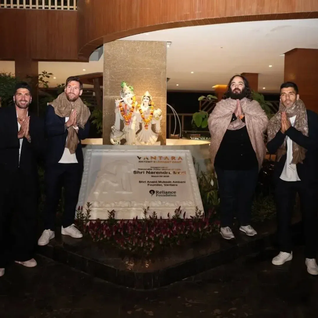 याशिवाय हरित ऊर्जा संकुल आणि जगातील सर्वांत मोठ्या रिफायनरी संकुलालाही भेट दिली. तसेच मेस्सीने वनतारा येथील मल्टी-स्पेशालिटी वाइल्डलाइफ हॉस्पिटललाही भेट दिली. हे रुग्णालय प्राण्यांसाठी जगातील सर्वात प्रगत मानले जाते.