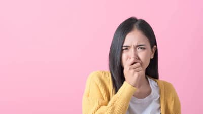 तोंडाच्या दुर्गंधामुळे त्रस्त आहात? या घरगुती टिप्स करा फॉलो...