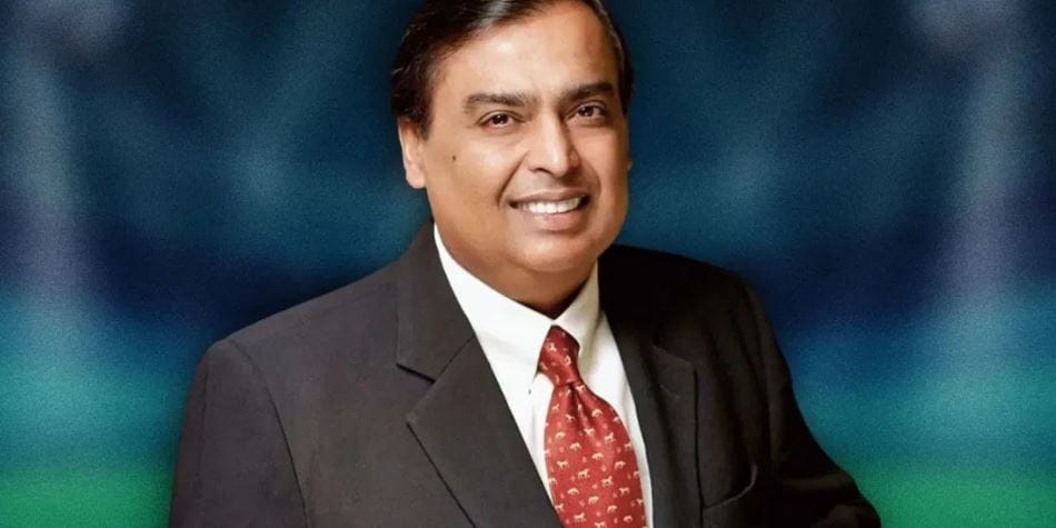 विशेष म्हणजे वेगवेगळ्या सुरक्षा रक्षकांना वेगवेगळे वेतन आहे. यासह अंबानी यांच्याकडे काम करणाऱ्या सुरक्षा रक्षकाला इतरही अनेक सुविधा मिळतात. मुकेश अंबानी मुंबईत राहतात. मुंबईत त्यांचे अँटेलिया नावाचे एक आलिशान असे घर आहे. हे घर एकूण 27 मजल्यांचे आहे.