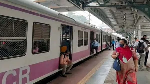 प्रवाशांनो, लक्ष द्या! मुंबई लोकलमध्ये होणार महत्त्वाचे बदल, मध्य रेल्वेचा मोठा निर्णय