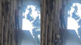 VIDEO : आधी इमारतीवरुन माकडासारख्या उड्या मारल्या अन् 4 तासाने....