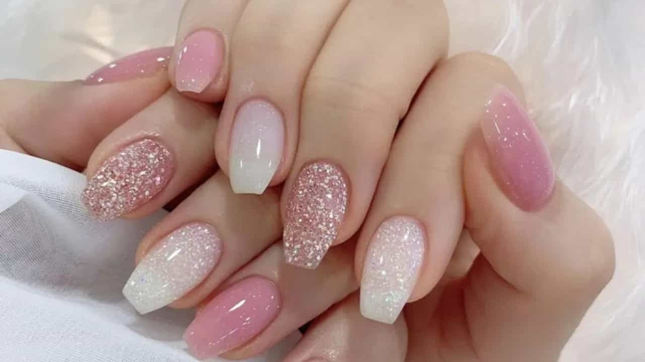 घरच्या घरी नेल एक्सटेंशन लावल्यानंतर कशी काळजी घ्यावी? जाणून घ्या सोप्या ट्रिक्स....