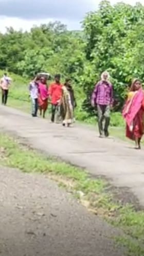 रोजगार नाही, नागरिकांचे स्थलांतर; गावं ओसाड पडली!