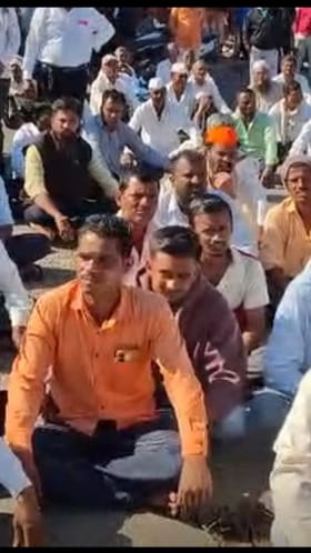 मनमाड-इंदोर रेल्वे भूसंपादन विरोधात शेतकऱ्यांचा एल्गार.