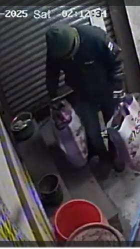 येवल्यातील नाकोड मॉलमध्ये चोरी; पैठणी साड्या व रोख रकमेवर डल्ला.