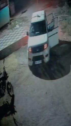 पोलिसांना बघताच चोरट्यांची धावपळ, घटना सीसीटीव्ही कॅमेरात कैद