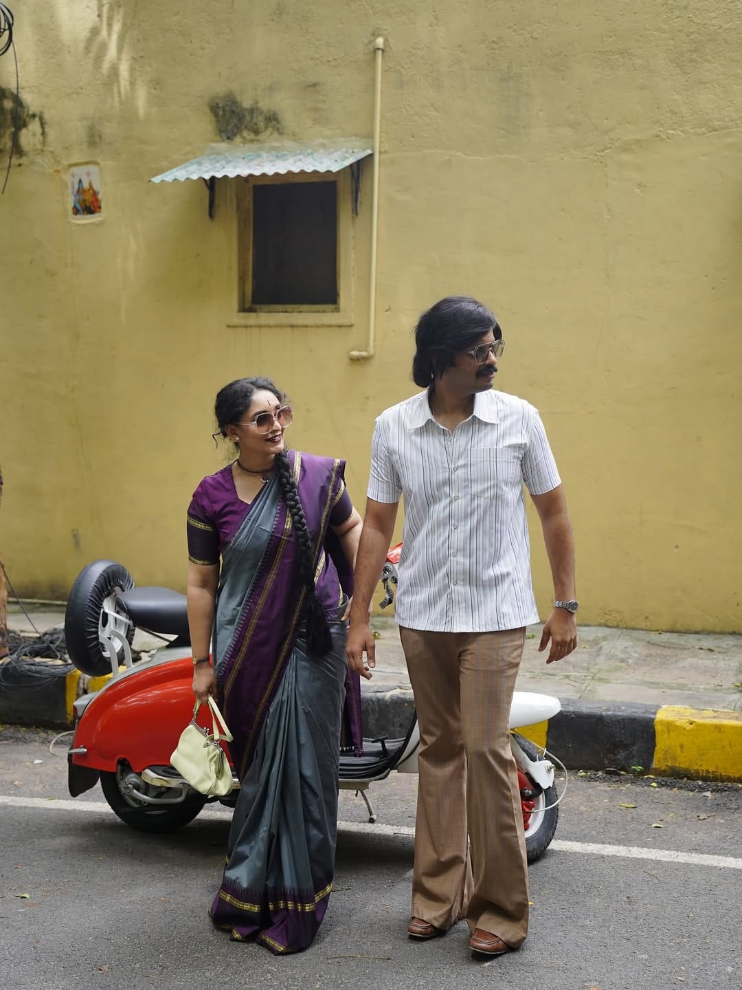 सध्या आपली नोकरी सोडून स्वप्न पूर्ण करणाऱ्या अशाच एका कपलची चर्चा होत आहे. हे कपल आता उभारलेल्या व्यवसायातून महिन्याला तब्बल एक कोटी रुपये कमवतं. पाठीशी कोणताही अनुभव नसताना या कपलने मोठा व्यवसाय उभारला आहे. 