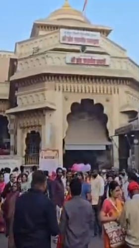 नाताळ सुट्टीनिमित्त पंढरी नगरी गजबजली, ऑनलाइन दर्शन तात्पुरतं बंद
