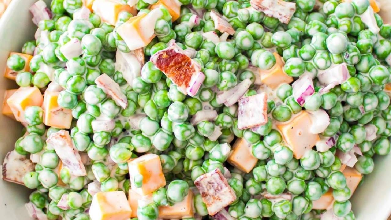 दररोजच्या आहारात वाटाण्याचा समावेश केल्याने अनेक आरोग्य समस्या दूर होतात. जर तुम्ही वजन कमी करण्यासाठी प्रयत्न करत असाल तर ते फायदेशीर आहे.