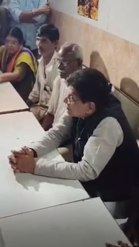 पियुष गोयल यांनी साधला रिक्षा चालकांशी संवाद