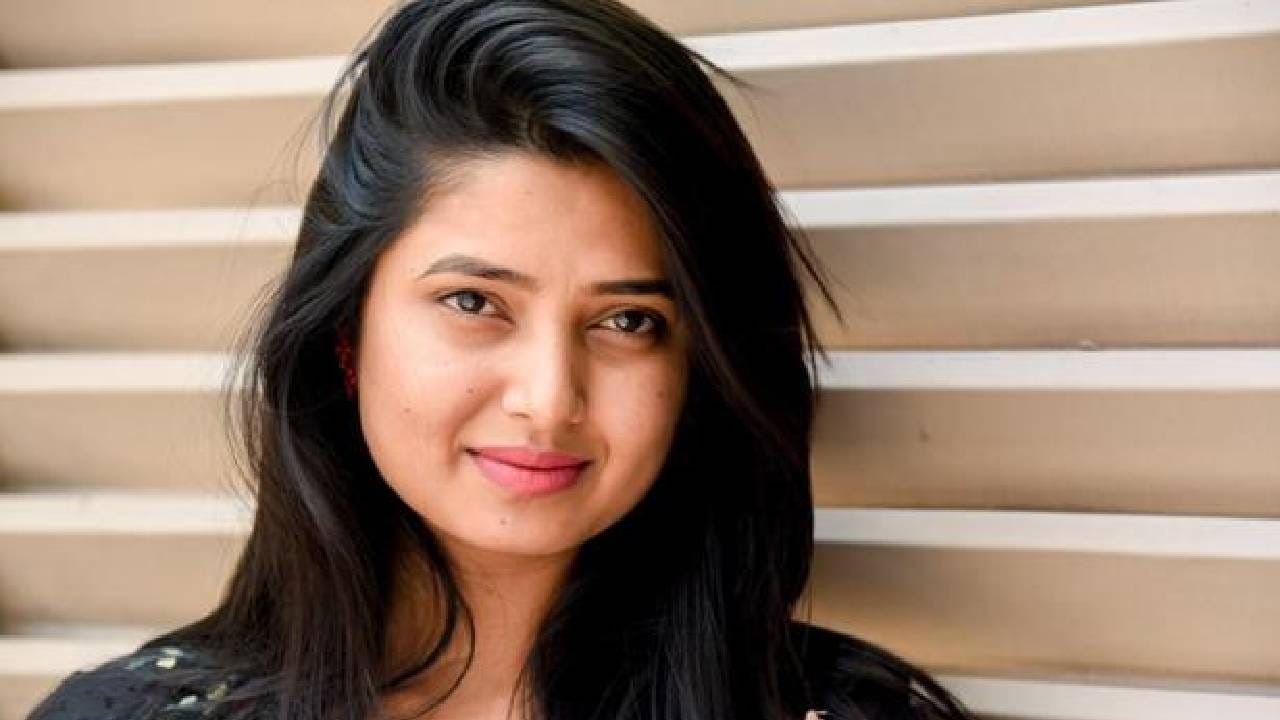 स्वत:च्याच फॅन पेजवरील 'तो' फोटो पाहून चिडली प्राजक्ता माळी, केली ही विनंती स्वत:च्याच फॅन पेजवरील 'तो' फोटो पाहून चिडली प्राजक्ता माळी, केली ही विनंती