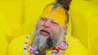 नात्यामध्ये ‘या’ गोष्टींमुळे दूरावा निर्माण होतो…. जाणून घ्या प्रेमानंद महाराज काय म्हणतात?