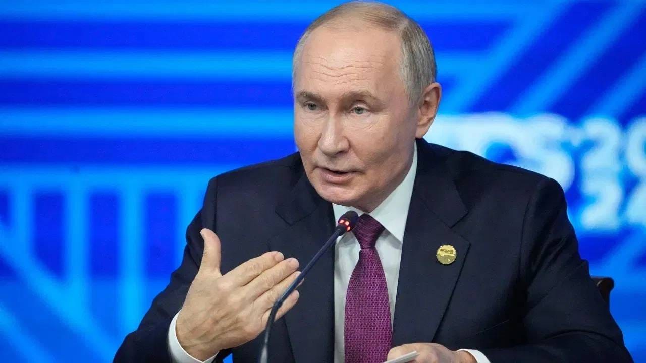 Putin India Visit : भारत भूमीवर पाय ठेवण्याआधी पुतिन यांचं मोठं वक्तव्य, सगळ्या युरोपमध्ये खळबळ