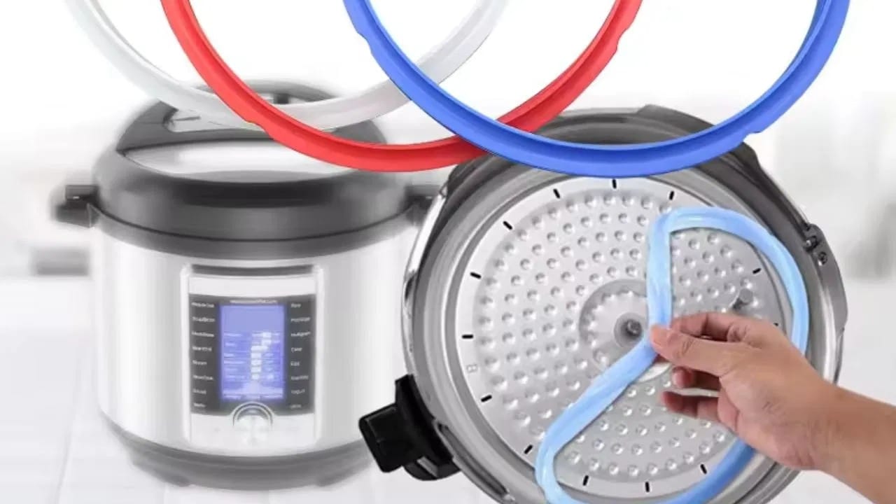 बर्फाच्या पाण्याचा वापर : हा सर्वात जलद आणि खात्रीशीर उपाय आहे. यासाठी तुम्ही प्रथम कुकरच्या झाकणातून रबर काढा. तो साबणाने स्वच्छ धुवून घ्या, जेणेकरून त्यावरील चिकटपणा निघून जाईल.