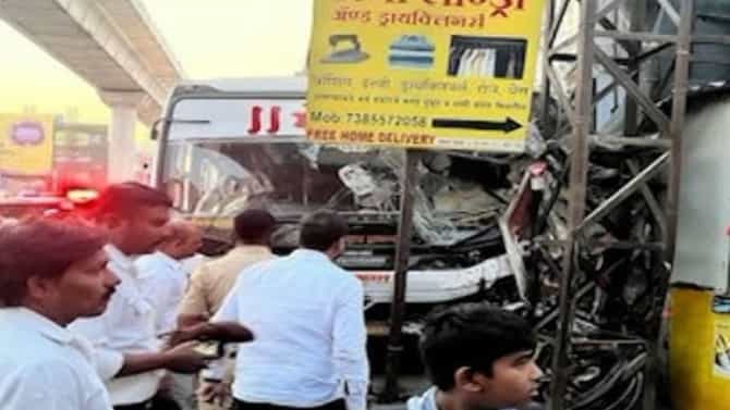 Pune Accident : हिंजवडी अपघातातील मृतांची संख्या वाढली, एकाच कुटुंबातील 3 जण ठार