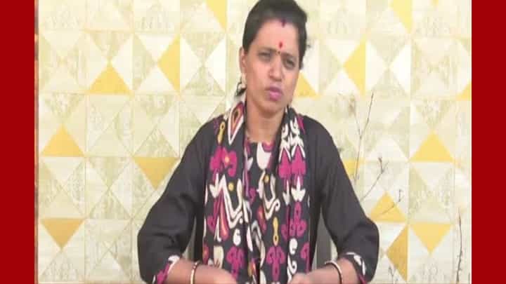 गुंड बंडू आंदेकरला तिकीट दिलं तर....; कोमकरच्या आईने दिला टोकाचा इशारा गुंड बंडू आंदेकरला तिकीट दिलं तर....; कोमकरच्या आईने दिला टोकाचा इशारा