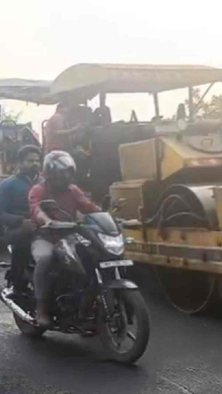 भोर तालुक्यात रस्त्यांवर डांबरीकरण करून रस्ते बनवण्यास सुरुवात