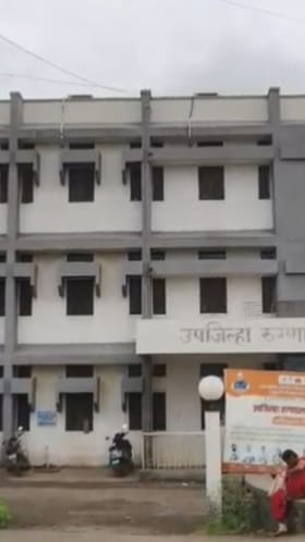 इंदापूर उपजिल्हा रुग्णालयातील लिफ्ट बंद; रुग्णांचे हाल.