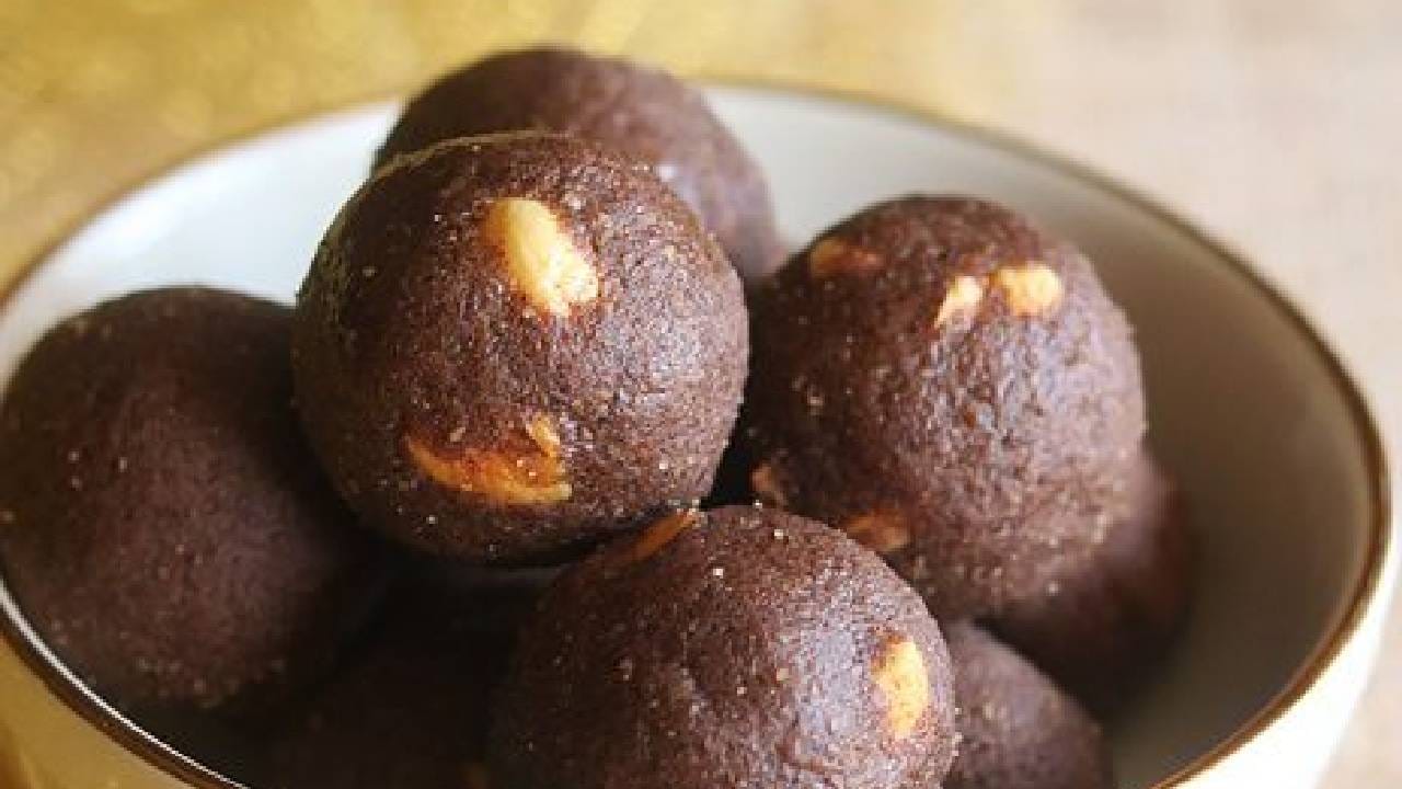 जर हिवाळ्यात तुम्हाला निरोगी राहायचे असेल तर हेल्दी गोष्टी खा. ज्यामुळे तुम्ही आजारी अजिबात पडणार नाहीत. याकरिता नाचणी हा खूप जास्त चांगला पर्याय होता.