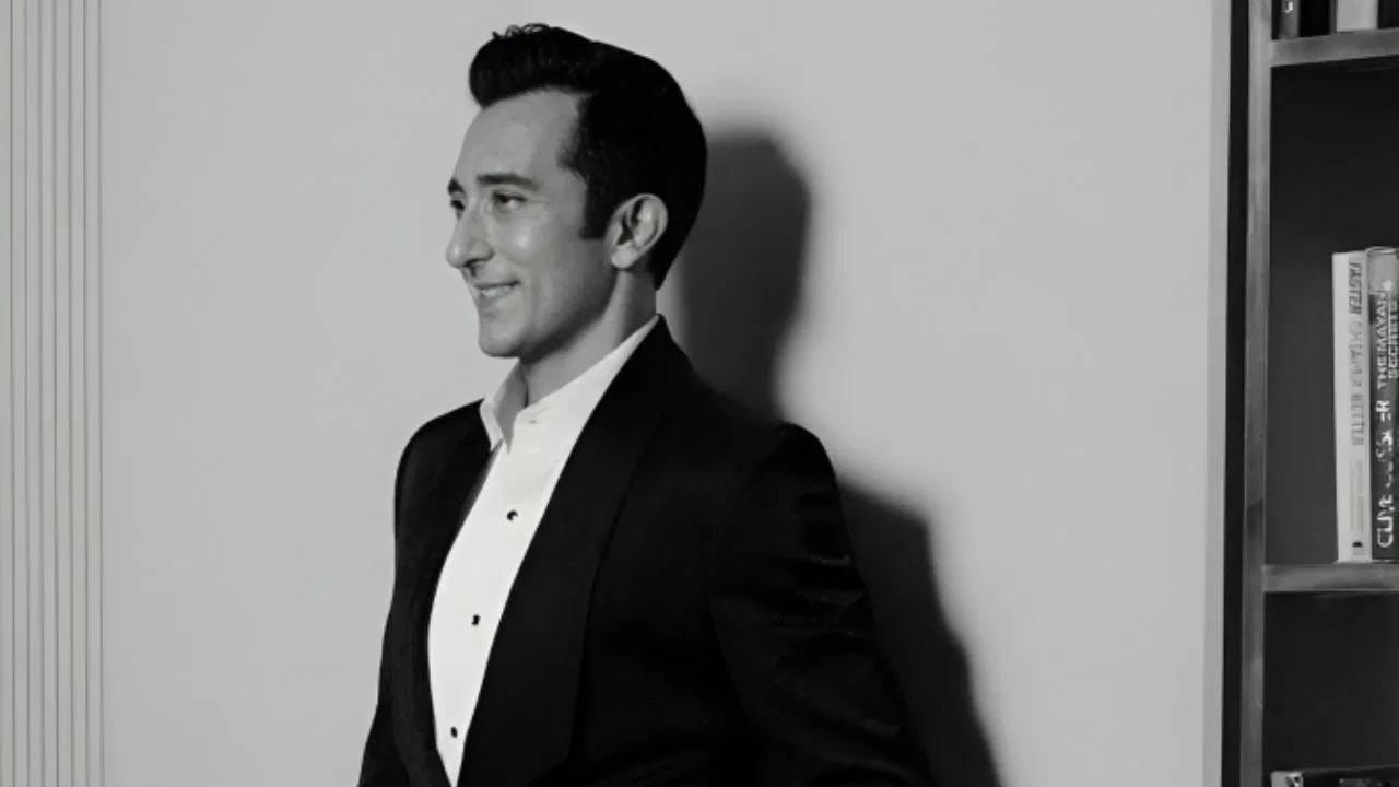 राहुलने ओटीटीवर सुद्धा काम केलय. 2019 साली आलेल्या नेटफ्लिक्सवरील वेब सीरीज 'लैला'मध्ये काम केलेलं. राहुलने अनेक मोठे शोज आणि ब्यूटी पेजेन्ट्स होस्ट केले आहेत. अनेक मोठ्या ब्रांड्सचा तो फेस राहिला आहे.