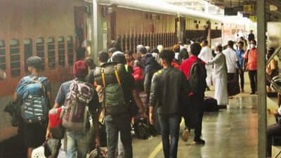 रेल्वे भाडेवाढ करणे सक्तीचे आहे की गरज आहे? खिशावर ओझे टाकण्याचे खरे कारण जाणून घ्या