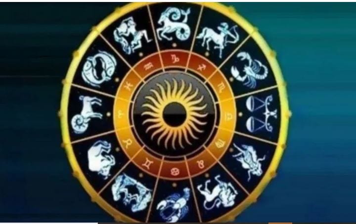 कर्क राशीसाठीदेखील 2026 हे साल फारच शुभ ठरण्याची शक्यता आहे. नव्या वर्षात कर्क राशीच्या लोकांच्या संपत्तीत वाढ होण्याची शक्यता आहे. तसेच नवे वाहन खरेदी करण्याचाही योग या काळात येऊ शकतो. कर्क राशीच्या लोकांना पुढच्या वर्षी अचानक धनलाभ होण्याची शक्यता आहे. तसेच कर्क राशीसाठी नवे वर्षी शांती, सुख-समृद्धीचे असण्याची शक्यता आहे.