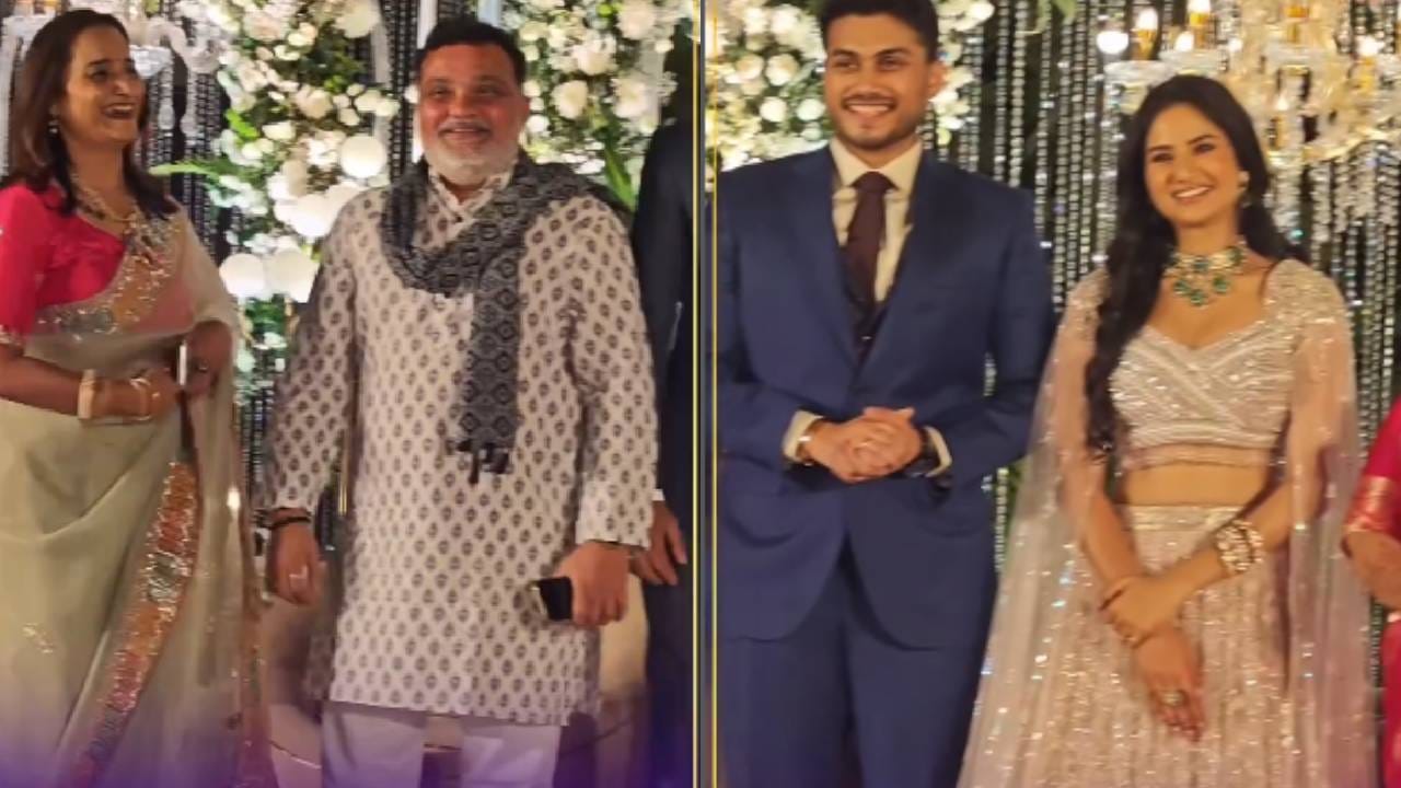 दिग्दर्शक रवि जाधव यांनीही सपत्नीक या रिसेप्शनला हजेरी लावली. त्यांच्यासह बांदेकर कुटुंबाने काढलेला फोटो व्हायरल होत आहे.