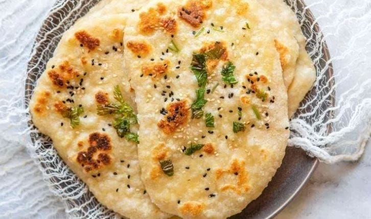 प्रत्येकालाच महागड्या हेस्टॉरंटमध्ये जाऊन जेवण करावं वाटतं. काही-काही खवय्यै तर हमखास महागातल्या महाग रेस्टॉरंटमध्ये जेवून येतात. अशा रेस्टॉरंट्समधील जेवणाचे बिल कित्येक हजार रुपये होते. तरीदेखील लोकांची त्या रेस्टॉरंटमधील गर्दी कमी होताना दिसत नाही.