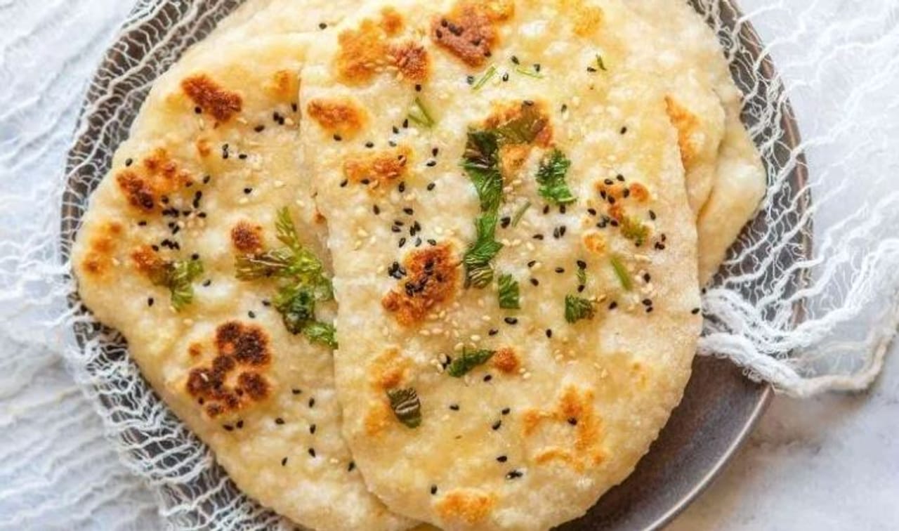 प्रत्येकालाच महागड्या हेस्टॉरंटमध्ये जाऊन जेवण करावं वाटतं. काही-काही खवय्यै तर हमखास महागातल्या महाग रेस्टॉरंटमध्ये जेवून येतात. अशा रेस्टॉरंट्समधील जेवणाचे बिल कित्येक हजार रुपये होते. तरीदेखील लोकांची त्या रेस्टॉरंटमधील गर्दी कमी होताना दिसत नाही.