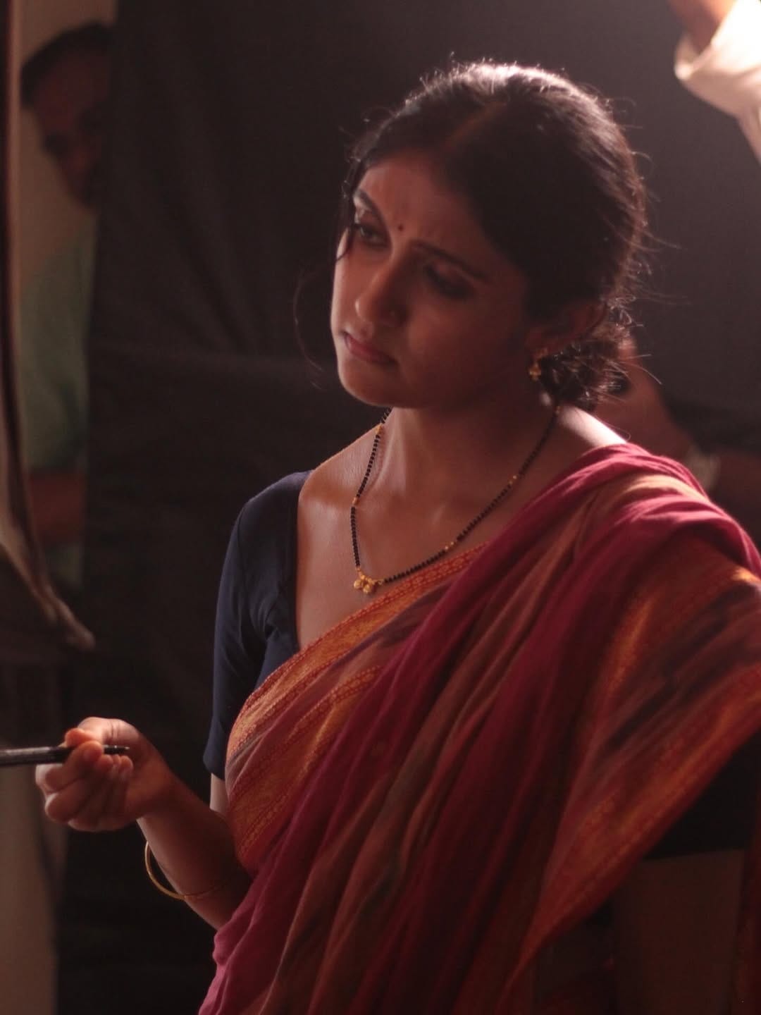 अभिनेत्री रिंकू राजगुरु लवकरच 'आशा' सिनेमातून चाहत्यांच्या भेटीस येणार आहे. सिनेमा रिंकू  मालती या भूमिकेला न्याय देताना दिसणार आहे. चाहते देखील रिंकू हिला आगामी सिनेमात पाहण्यासाठी उत्सुक आहेत. 