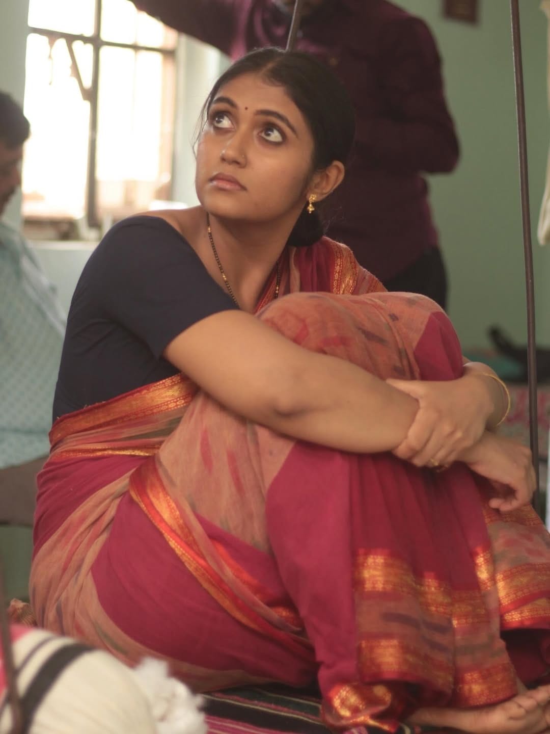 महिलांच्या संघर्षांचा, त्यांच्या जिद्दीचा आणि समाजाशी सुरू असलेल्या लढ्यांचा संवेदनशील आणि वास्तववादी प्रवास ‘आशा’मधून उलगडत जातो. ट्रेलरमध्ये रिंकू राजगुरूने साकारलेल्या आशाचे अनेक पैलू दिसतात.