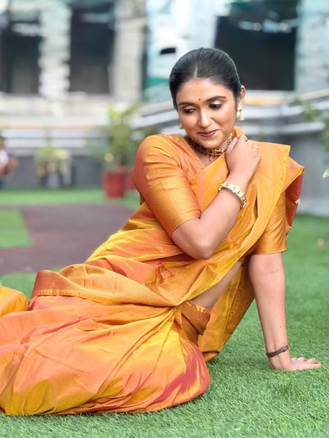 आरा बाप.. मरतो का काय मी..; रिंकू राजगुरूच्या फोटोंवर कमेंट्सचा वर्षाव