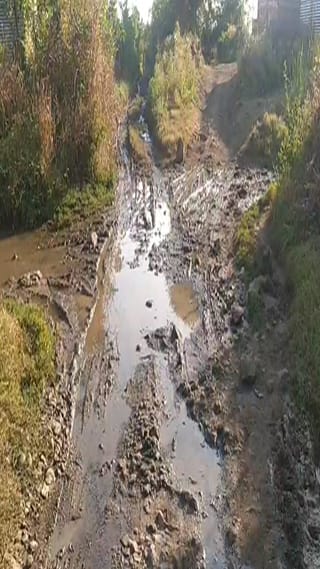 रस्ते खराब असल्यामुळे शेतकऱ्यांचं मोठं नुकसान, सरकारला आंदोलनाचा इशारा