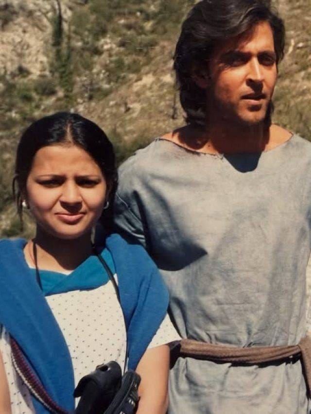 धोनीच्या पत्नीचा हृतिक रोशनसोबतचा फोटो व्हायरल; नेटकरी अवाक्!