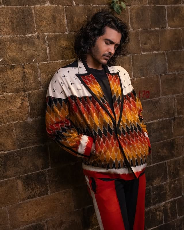 त्यानंतर 1985 साली विनोद खन्ना आणि गीतांजली यांचा घटस्फोट झाला. त्यानंतर विनोद खन्ना रजनीश ओशोच्या आश्रमात झाले. परतल्यानंतर 1990 साली त्यांनी कविता दफ्तरी यांच्याशी लग्न केले.