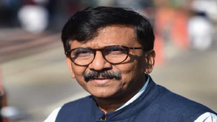 याक्षणी आम्ही मुंबई पालिकेत 115 जागा जिंकत आहोत, संजय राऊत यांचा दावा याक्षणी आम्ही मुंबई पालिकेत 115 जागा जिंकत आहोत, संजय राऊत यांचा दावा